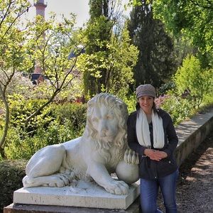 Meet your Posher, Gina